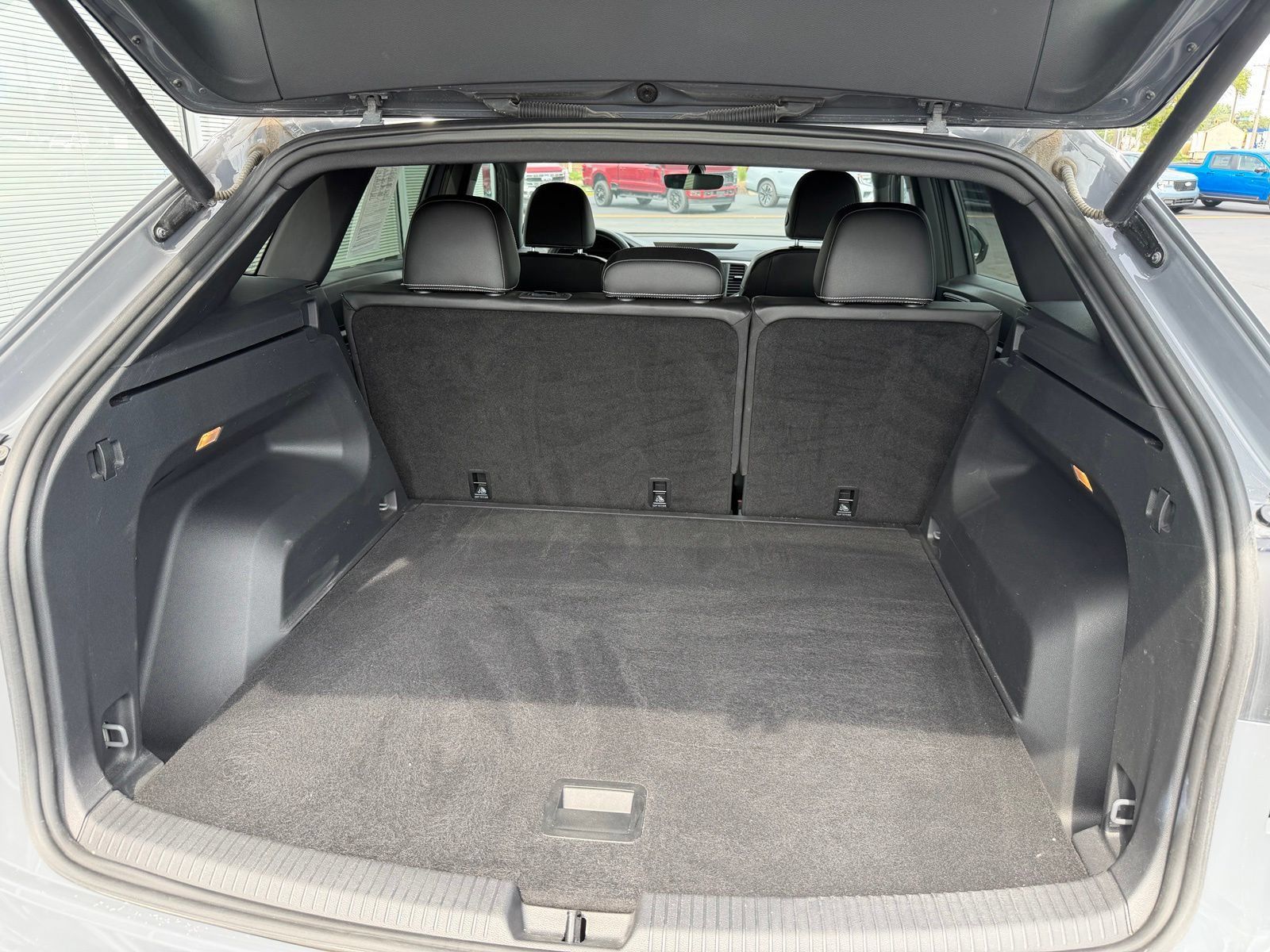 Used 2021 Volkswagen Atlas Cross Sport SE FWD image 12
