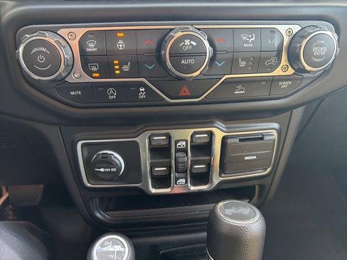 Certified 2022 Jeep Wrangler Unlimited Sport image 12