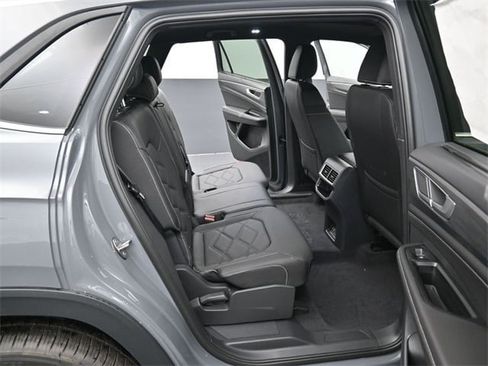 New 2026 Volkswagen Atlas Cross Sport SE image 13