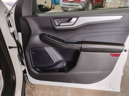Used 2024 Ford Escape SE w/ PHEV Premium Package image 28