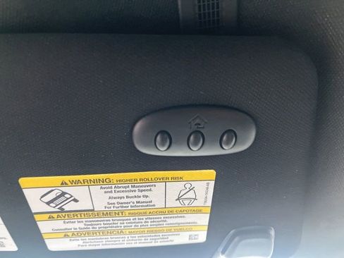 Certified 2018 Ford Explorer XLT w/ Equipment Group 202A image 28