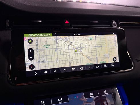 Used 2020 Land Rover Range Rover Evoque R-Dynamic SE image 22