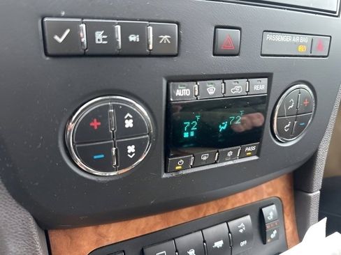 Used 2010 Buick Enclave CXL w/ Trailering Provision Package image 22