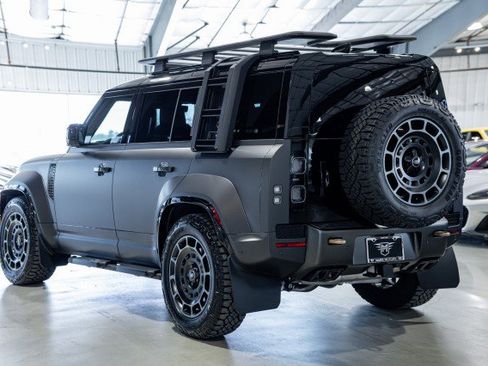 Used 2025 Land Rover Defender 110 image 4