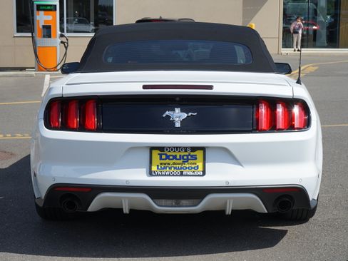 Used 2016 Ford Mustang Convertible w/ Equipment Group 051A RWD image 4