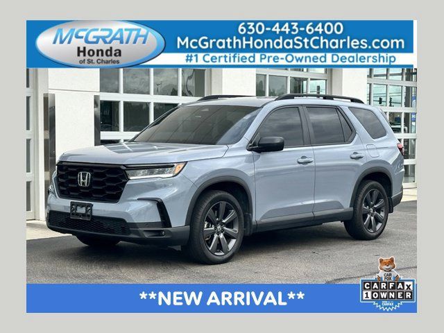 Used 2025 Honda Pilot Sport image 1