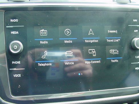 Used 2020 Volkswagen Tiguan SEL w/ 3rd Row Seat Package image 20