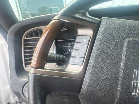 Used 2013 Lincoln Navigator 4WD w/ HD Trailer Tow Pkg image 17