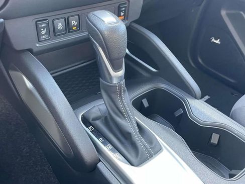 Used 2024 Nissan Frontier SV w/ SV Convenience Package image 22