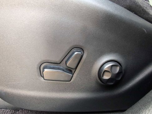 Used 2019 Jeep Cherokee Trailhawk image 18