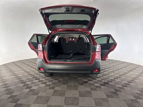Used 2025 Subaru Outback Premium w/ Popular Package #1A AWD/4WD image 18