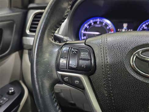 Used 2016 Toyota Highlander XLE image 20