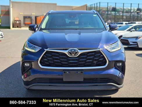 Used 2021 Toyota Highlander Limited image 8