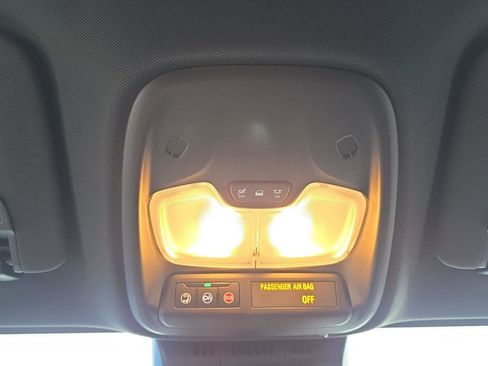 New 2025 Chevrolet Colorado LT w/ LT Convenience Package image 17