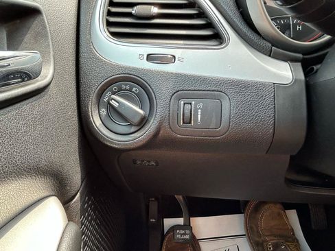 Used 2018 Dodge Journey SE w/ Connectivity Group FWD image 26