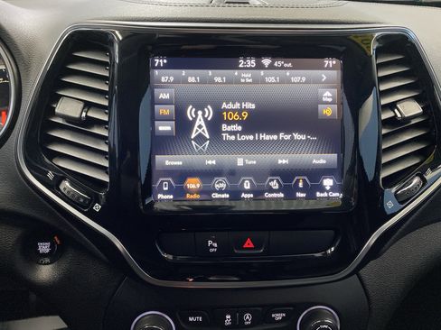 Certified 2019 Jeep Cherokee Limited w/ Trailer Tow Group image 16