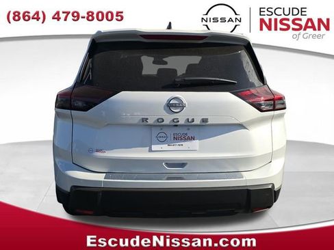 Certified 2026 Nissan Rogue SV FWD image 5