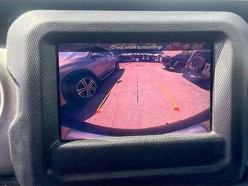 Used 2020 Jeep Wrangler Unlimited Sahara w/ Safety Group AWD/4WD image 14
