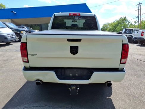 Used 2019 RAM 1500 Express w/ Express Value Package RWD image 4