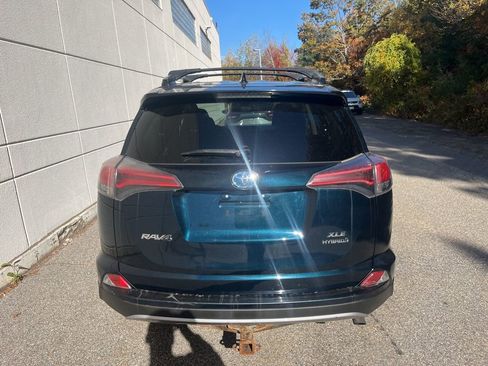Used 2018 Toyota RAV4 XLE image 8