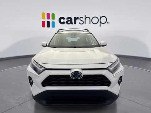 Used 2022 Toyota RAV4 XLE Premium AWD/4WD image 8