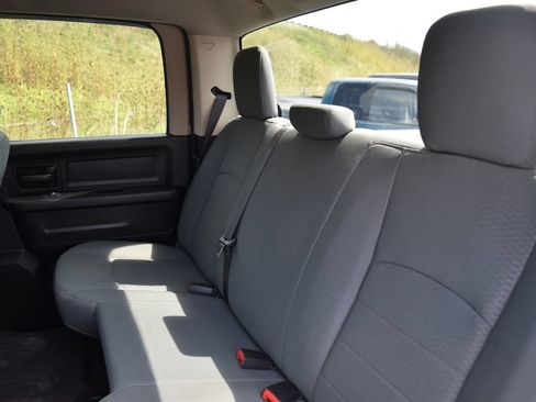 Used 2017 RAM 1500 Express w/ Express Value Package AWD/4WD image 9