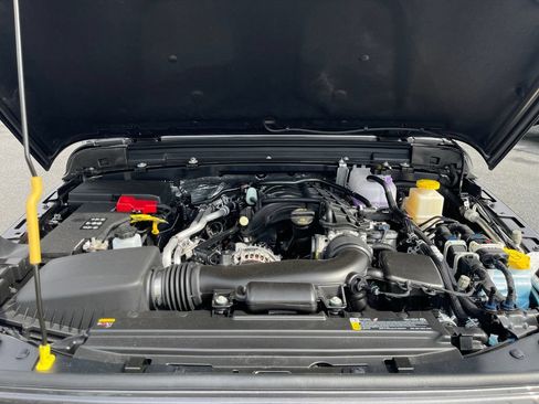 New 2026 Jeep Gladiator Sport AWD/4WD image 18