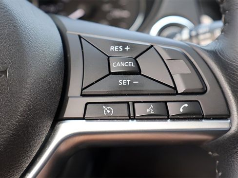 Used 2019 Nissan Rogue SV image 22