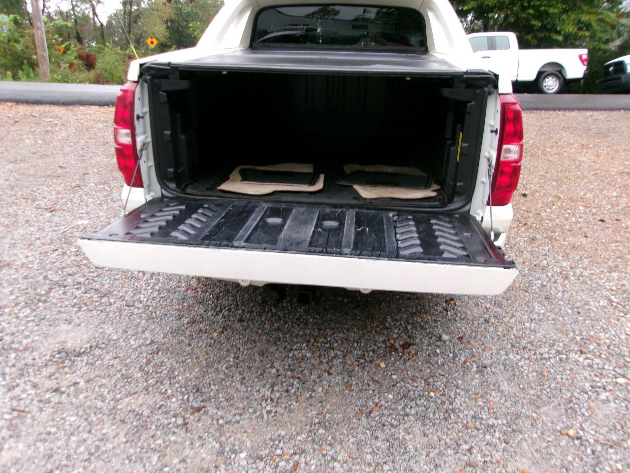 Used 2013 Chevrolet Avalanche LTZ AWD/4WD image 24
