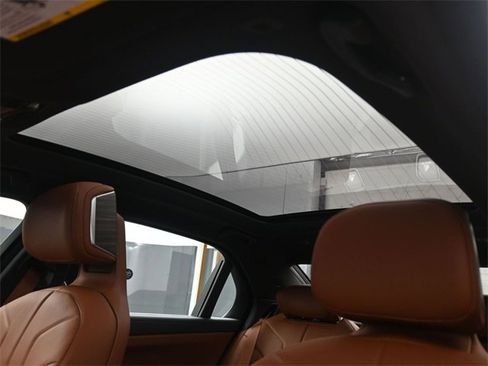 New 2025 BMW i7 xDrive60 w/ Executive Package image 23