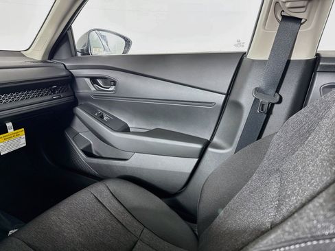 Used 2025 Honda Accord LX image 25