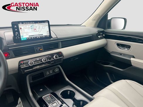 Used 2024 Honda Pilot Touring image 32