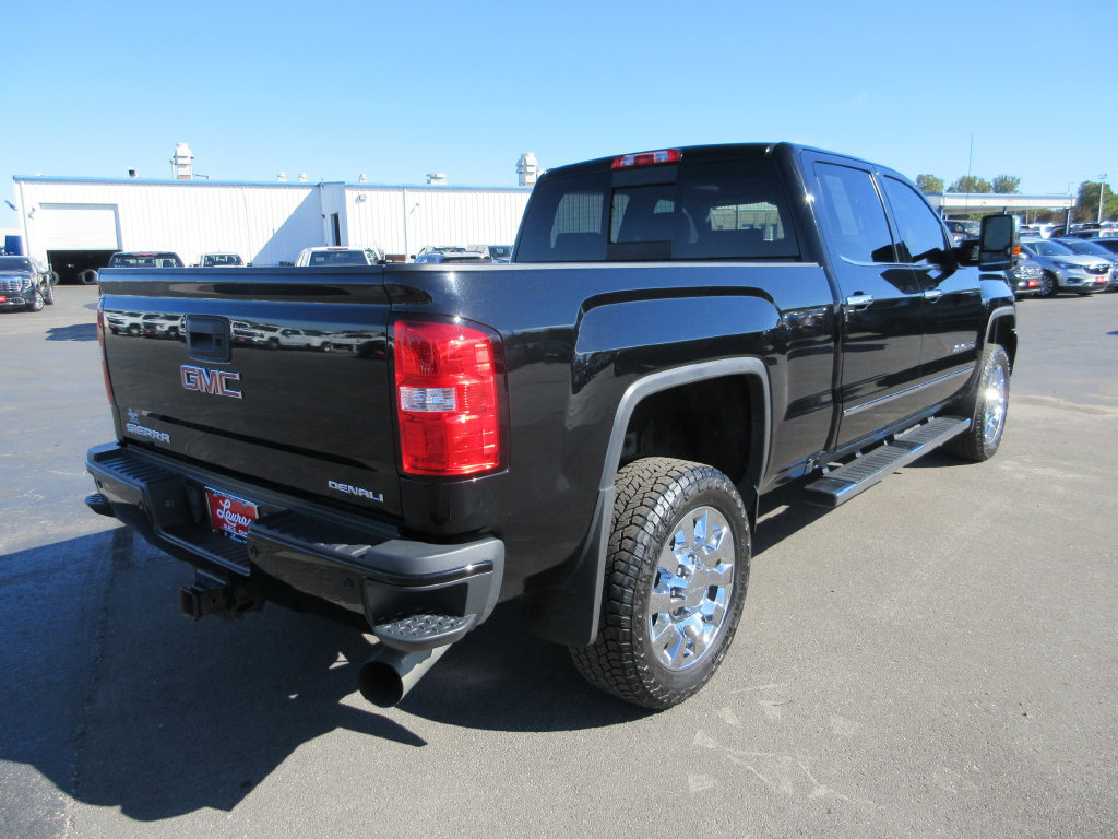 Used 2019 GMC Sierra 2500 Denali w/ Duramax Plus Package AWD/4WD image 4