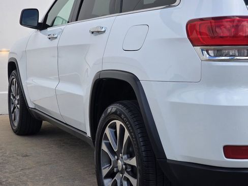 Used 2018 Jeep Grand Cherokee Limited image 35