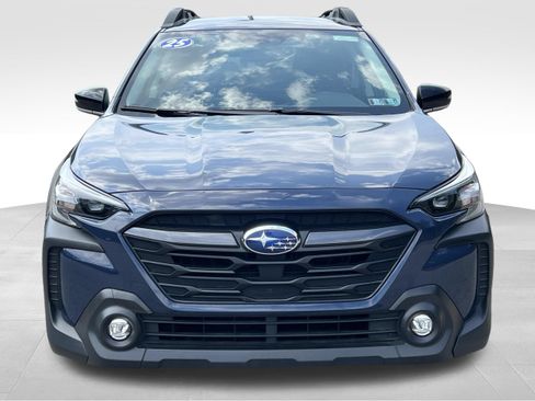 Used 2025 Subaru Outback Premium AWD/4WD image 2