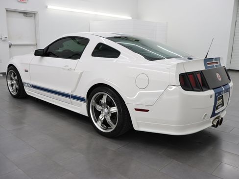 Used 2011 Ford Mustang GT Premium RWD image 6