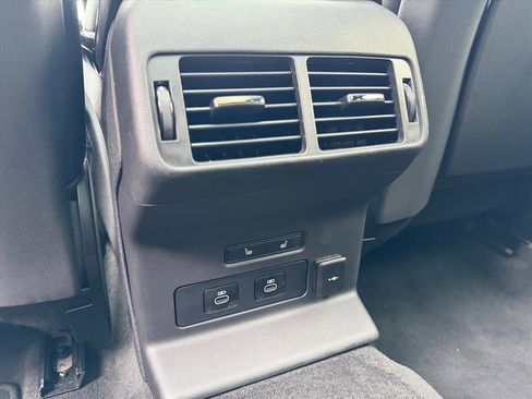 Used 2025 Land Rover Range Rover Velar Dynamic SE image 16