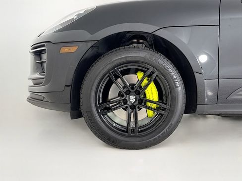 Used 2024 Porsche Macan image 30