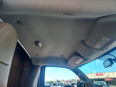 Used 2019 Chevrolet Express 3500 RWD image 18
