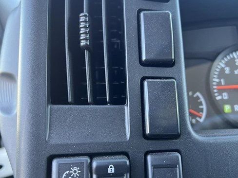 Used 2024 Chevrolet Low Cab Forward image 22