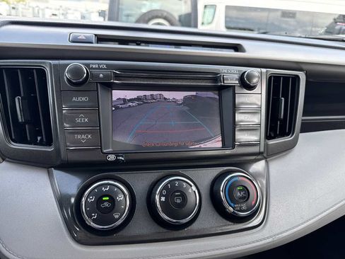 Used 2013 Toyota RAV4 LE AWD/4WD image 26