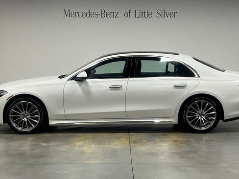 Used 2025 Mercedes-Benz S 580 4MATIC Sedan image 2