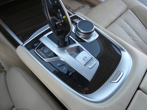Used 2016 BMW 750i xDrive image 78