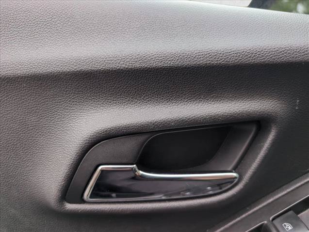 Used 2019 Chevrolet Trax LT w/ LT Convenience Package FWD image 21