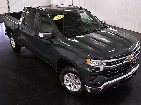 Used 2025 Chevrolet Silverado 1500 LT image 14