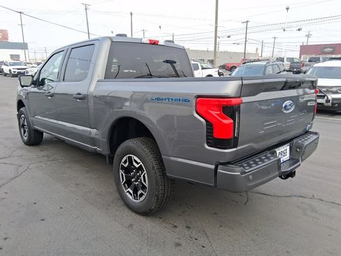 Used 2022 Ford F150 Lightning XLT image 5