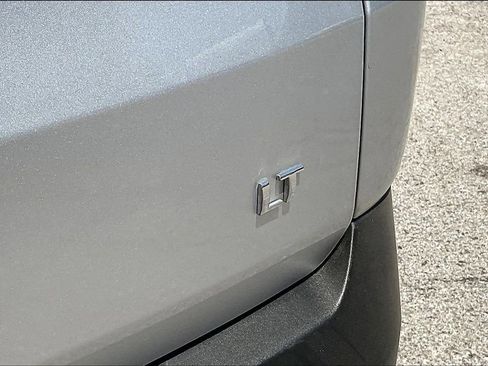 Used 2022 Chevrolet Traverse LT FWD image 29
