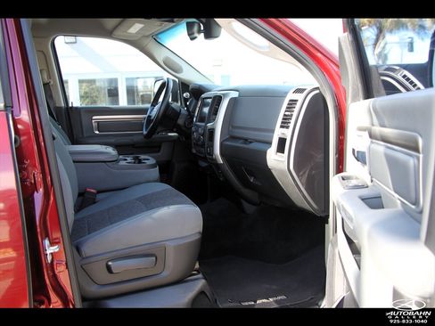 Used 2017 RAM 2500 SLT w/ Luxury Group image 37