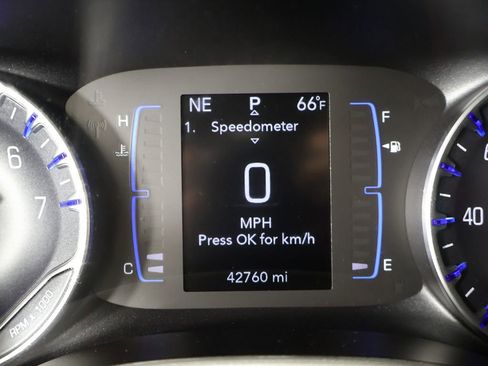 Used 2023 Chrysler Voyager LX FWD image 36