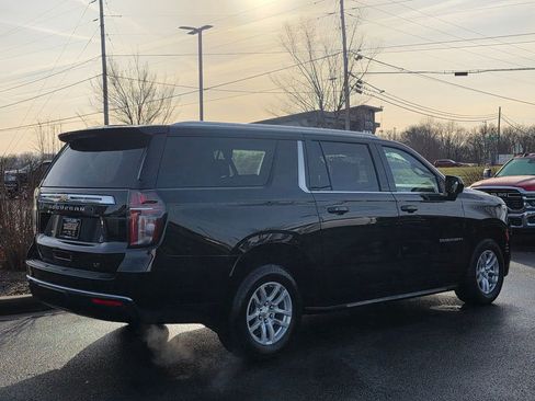 Used 2024 Chevrolet Suburban LT image 5